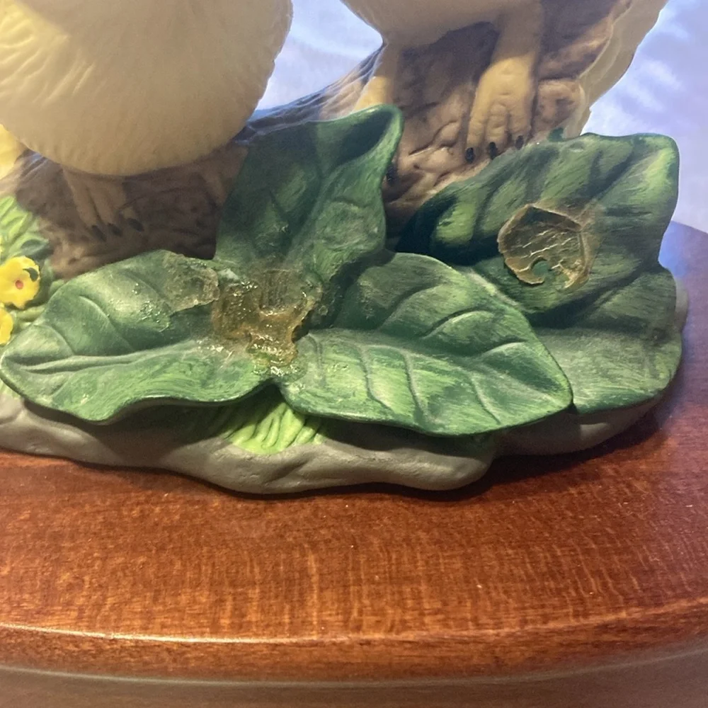 SPARROW MUSIC BOX figurine statue sculpture gift vintage bird decor